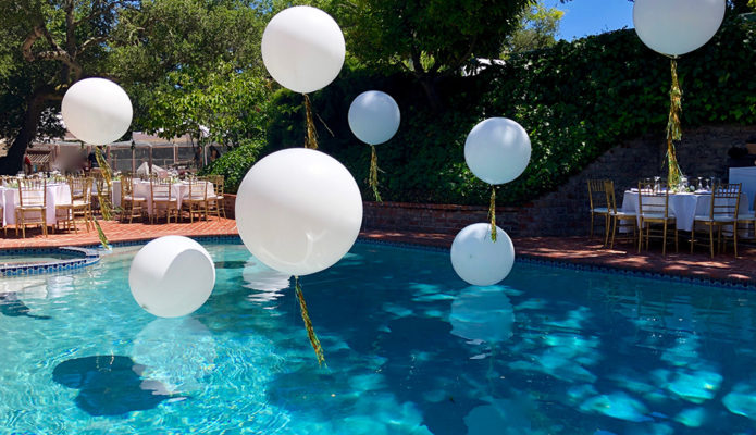 Outdoor White Wedding Bubbling Pool Decor