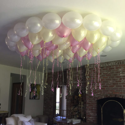 Ceiling balloons with wide ribbon + bows 